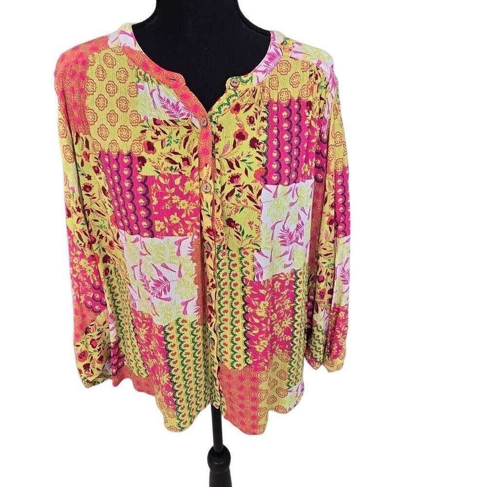 Easel Los Angeles Womens Colorful Floral Batwing Sleeve Button Front Top Medium